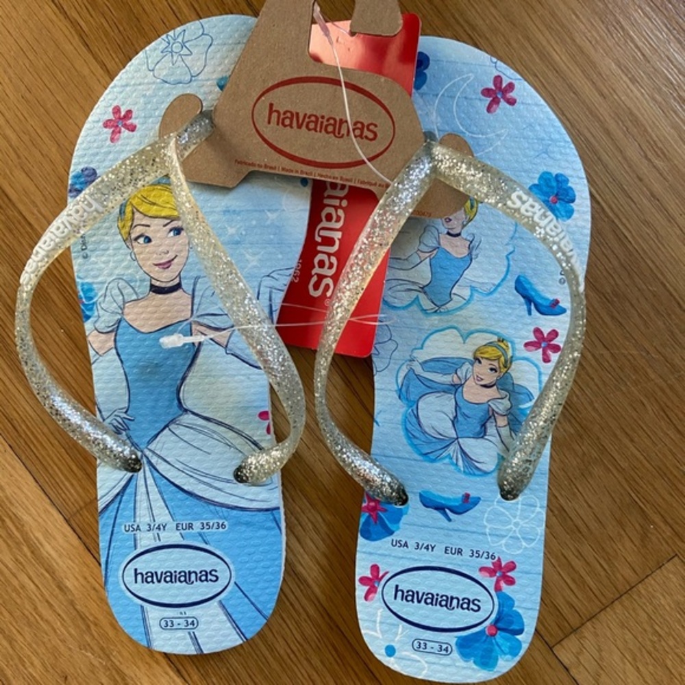 Havaiana flip flop with Cinderella character